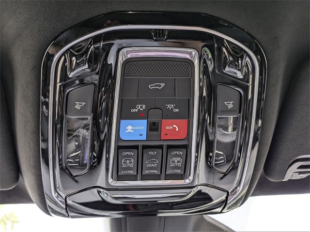 2024 Jeep Grand Wagoneer II photo 30