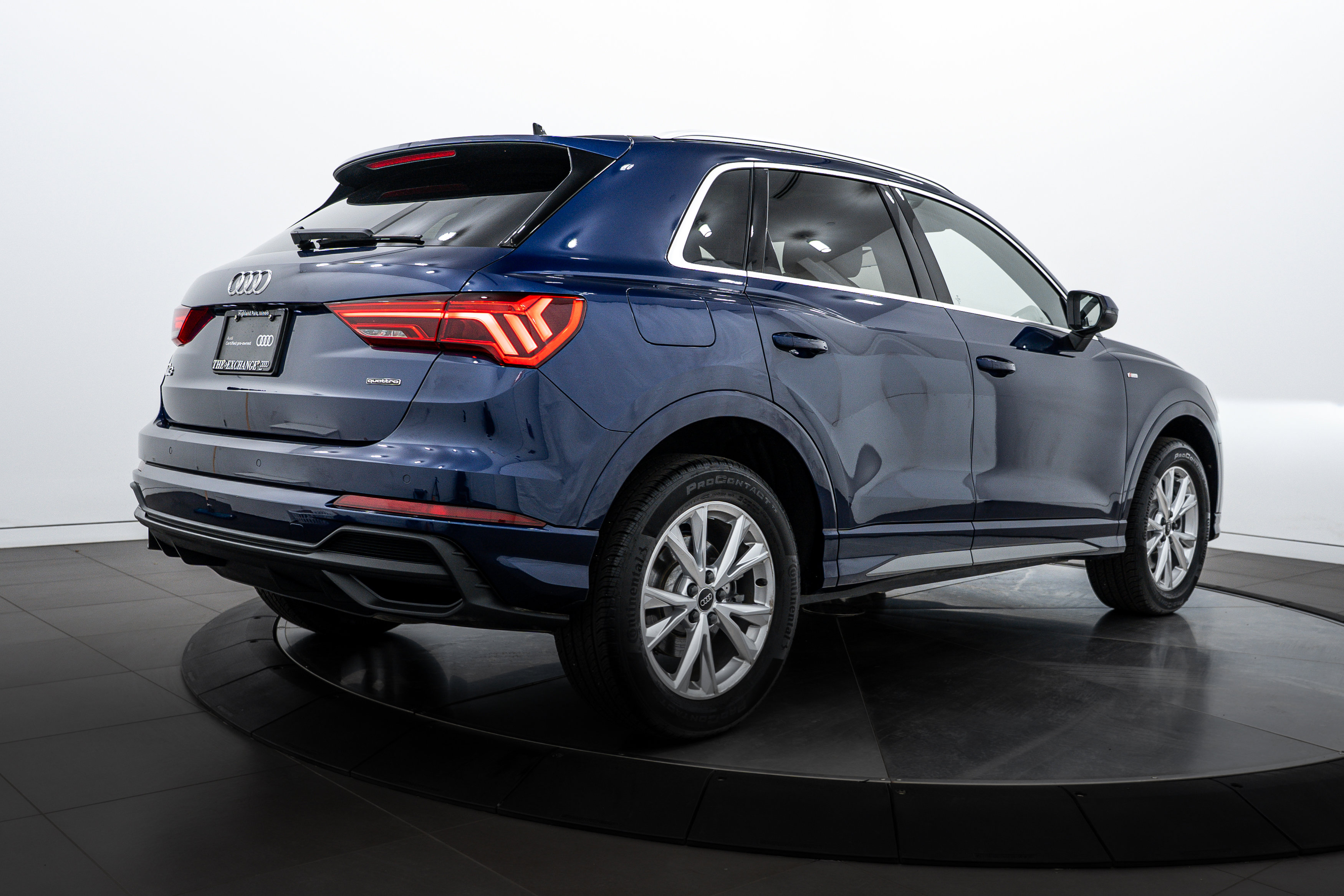 2024 Audi Q3 S line Premium Plus photo 3