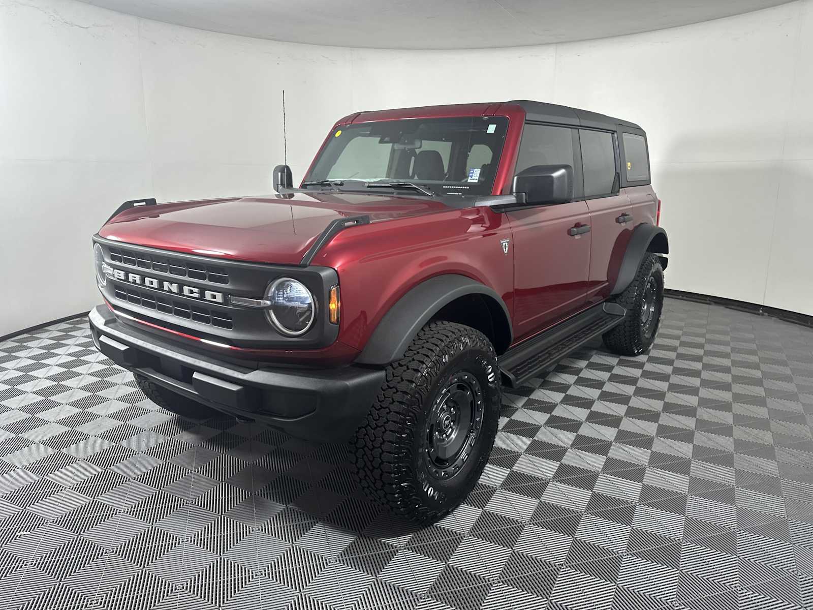 2025 Ford Bronco Base photo 3