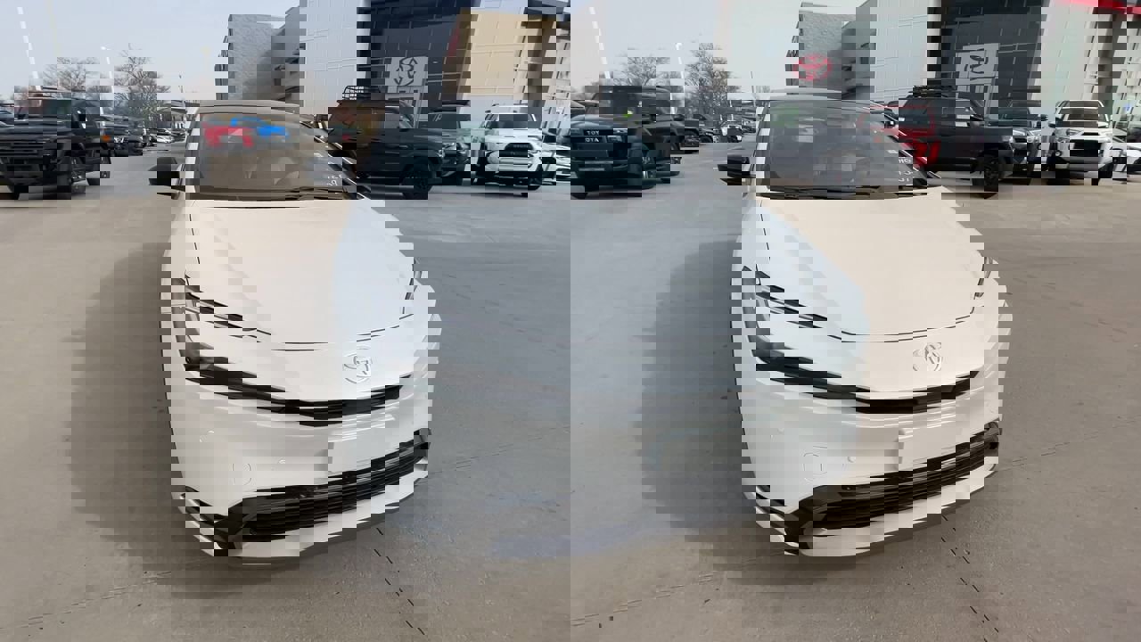 2025 Toyota Prius XLE photo 3