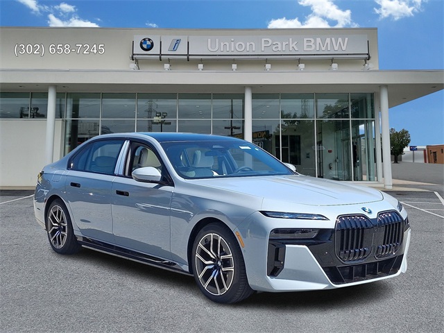 2026 Bmw 750e photo 3
