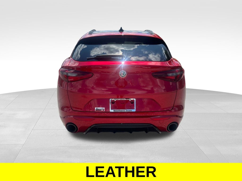 2022 Alfa Romeo Stelvio Ti Sport photo 4