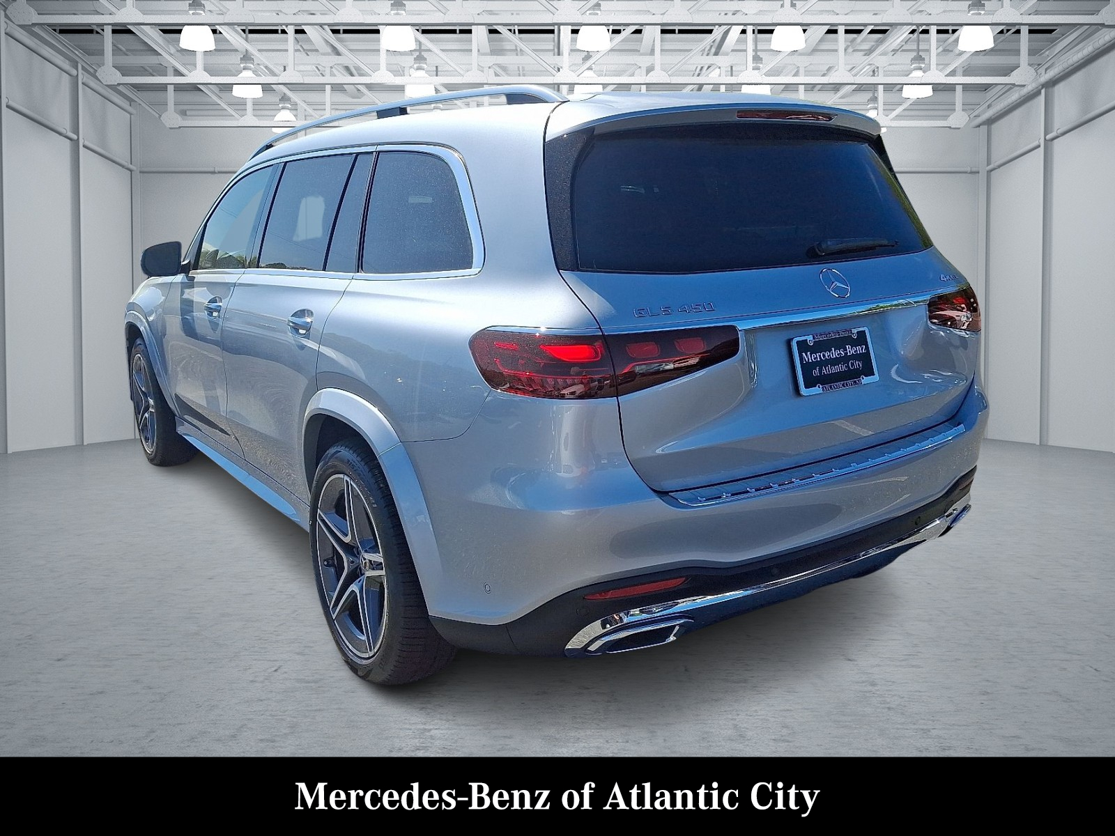 2025 Mercedes Benz GLS 450 4MATIC photo 3