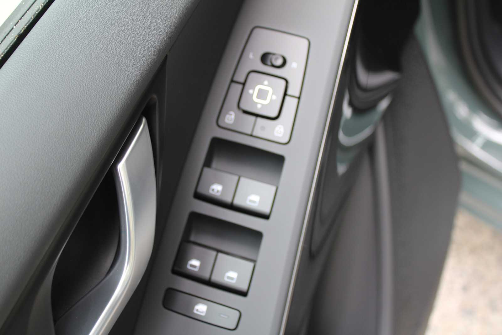 2025 Kia Niro EX photo 17