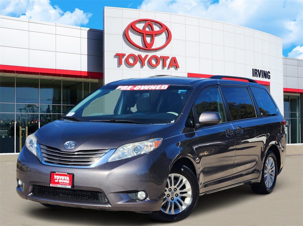 2012 Toyota Sienna XLE's photo