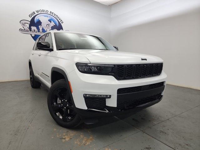 2025 Jeep Grand Cherokee Limited photo 2