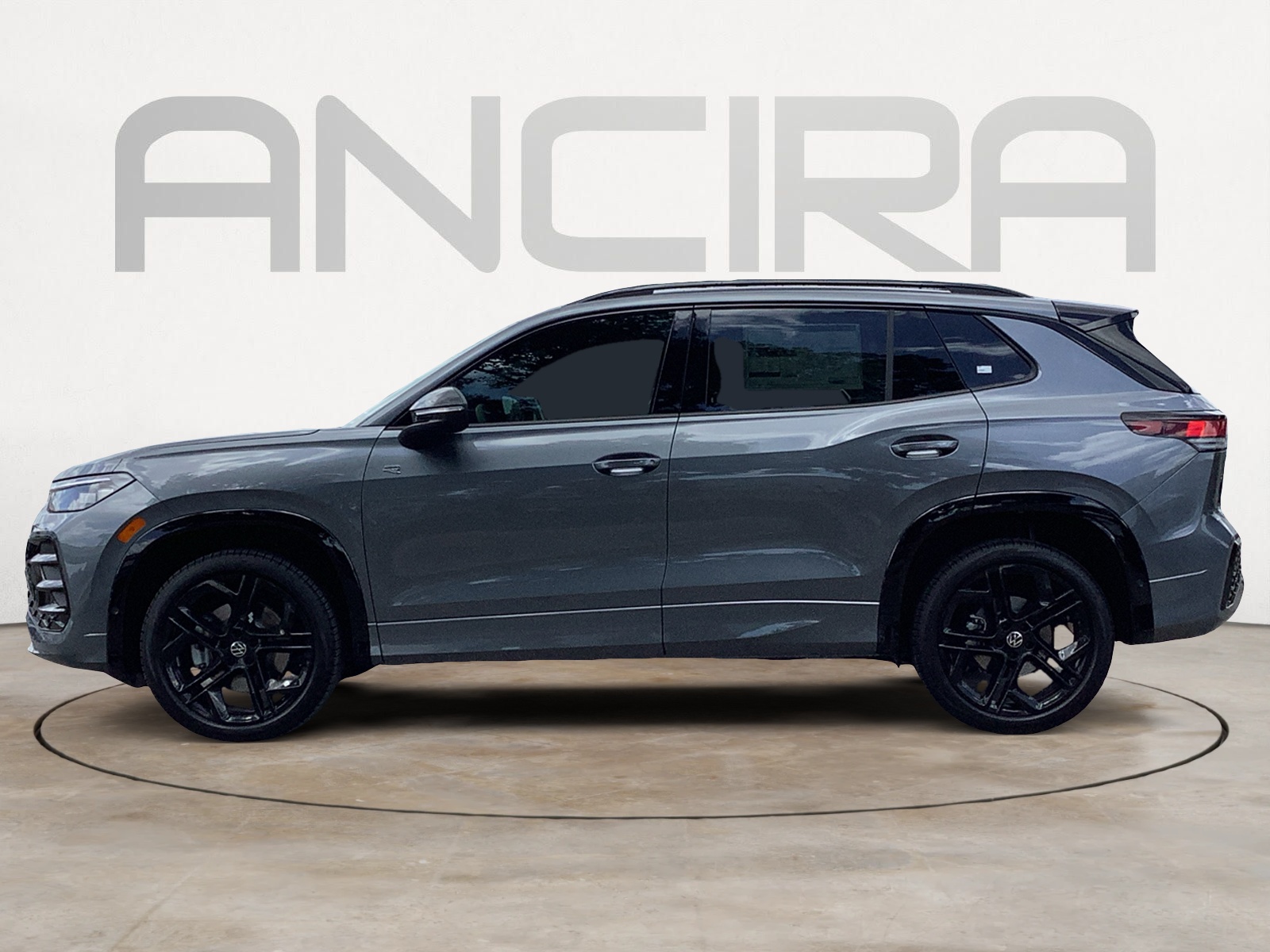 2025 Volkswagen Tiguan SE R-Line Black photo 4