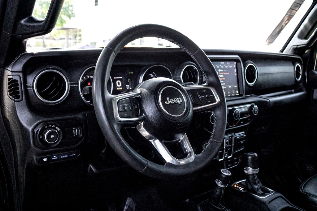 2023 Jeep Wrangler Sahara 4xe photo 14