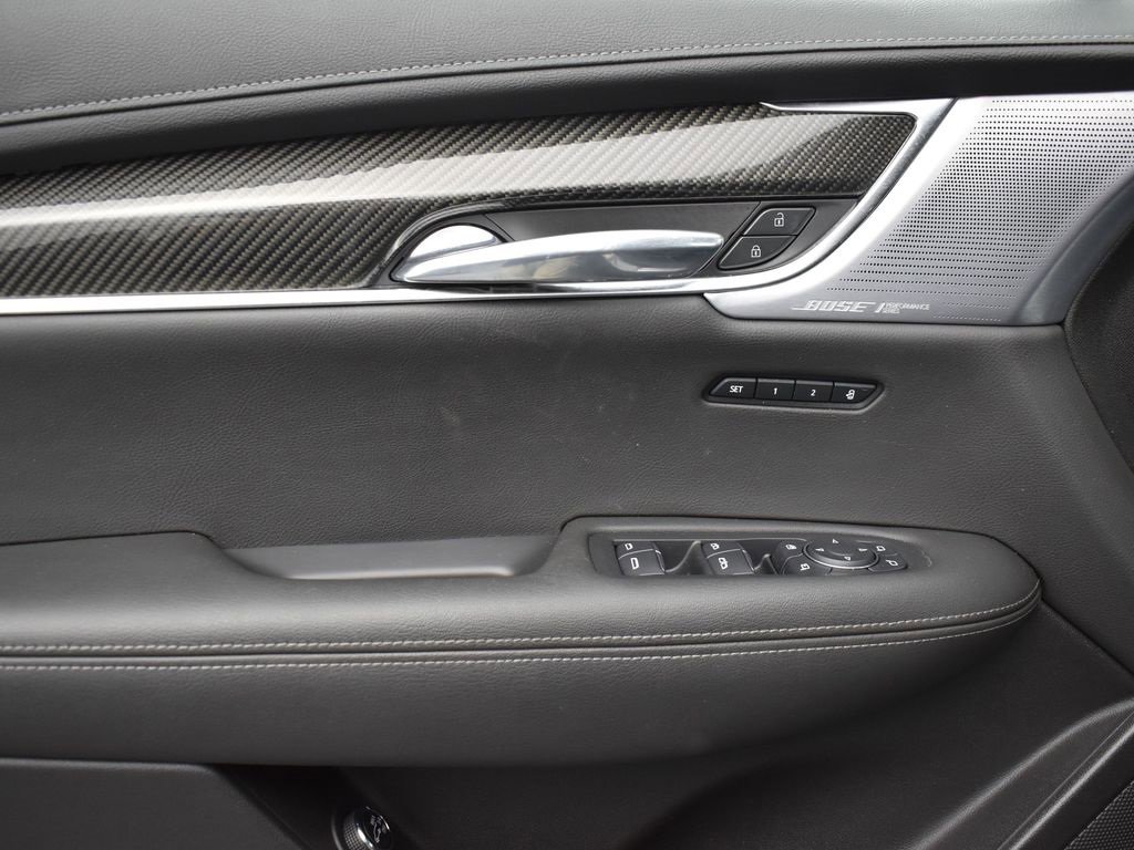 2022 Cadillac XT6 Sport photo 9