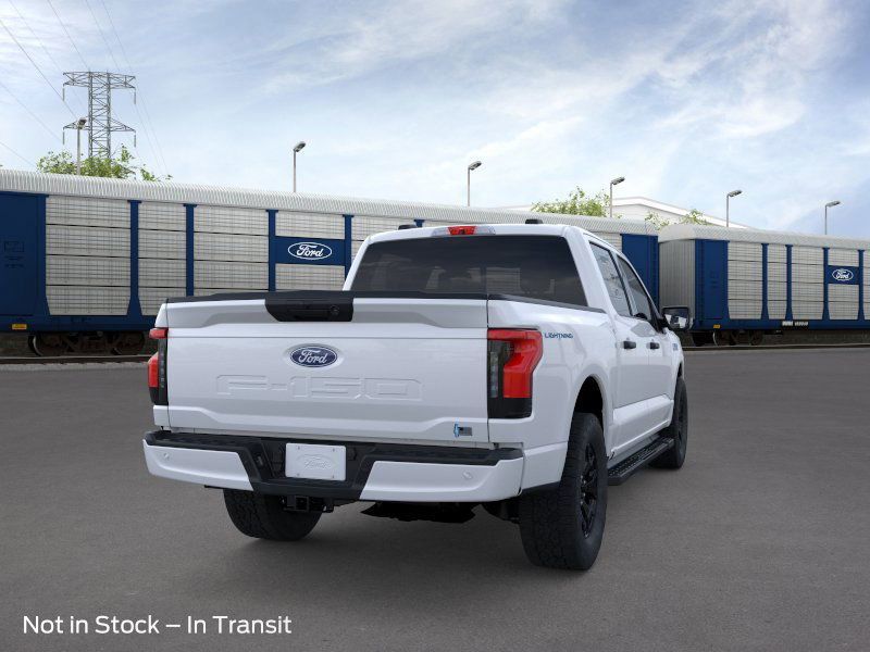 2025 Ford F-150 Lightning XLT photo 9
