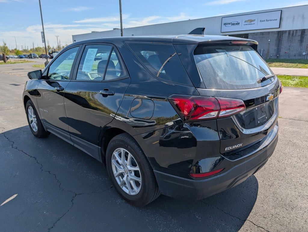 2024 Chevrolet Equinox LS photo 4