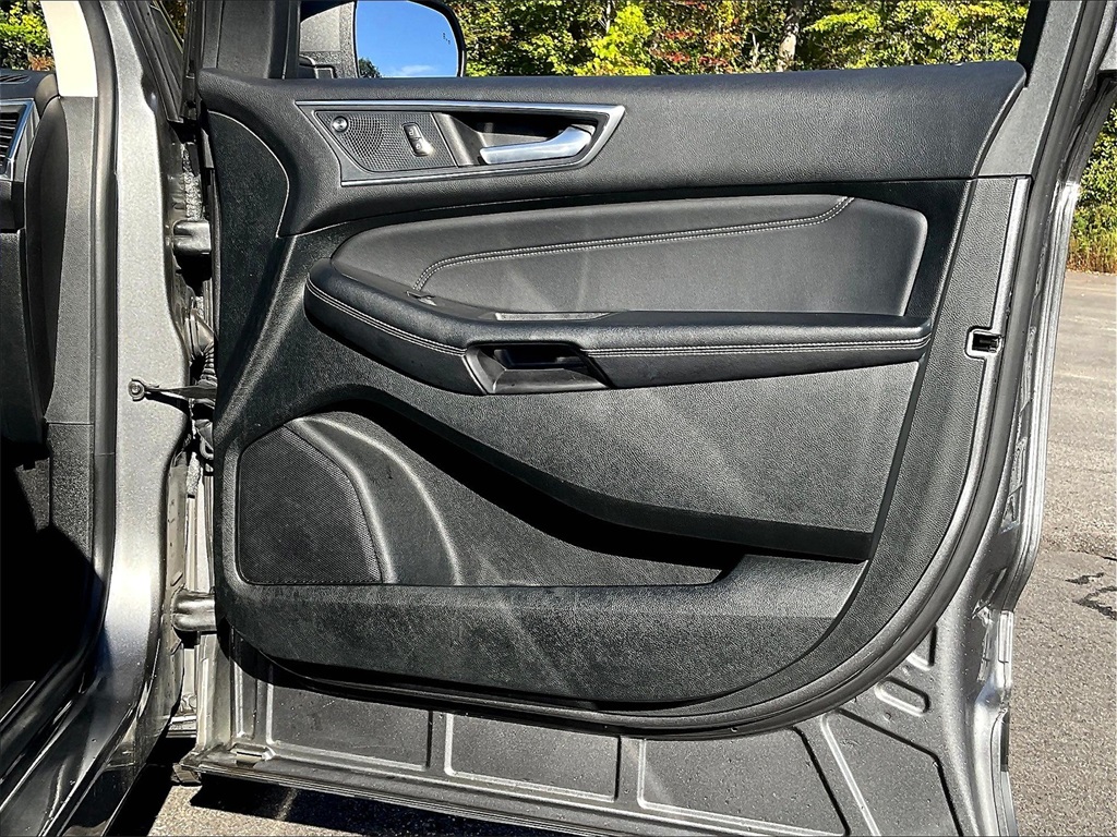 2023 Ford Edge Titanium photo 25