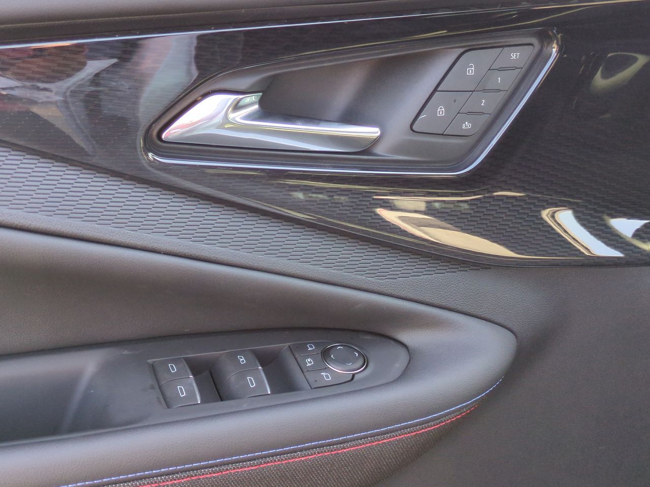 2025 Chevrolet Blazer EV RS photo 21