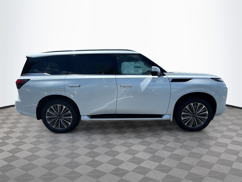 2026 Infiniti QX80 Luxe photo 4