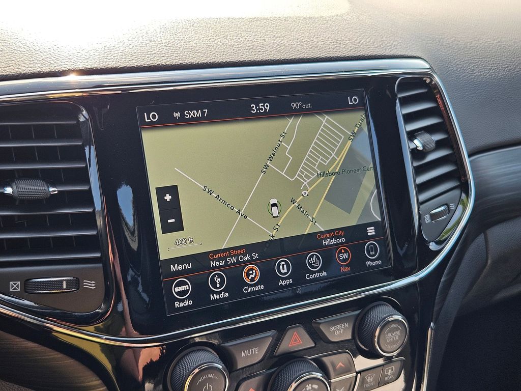 2019 Jeep Grand Cherokee Laredo Altitude photo 19