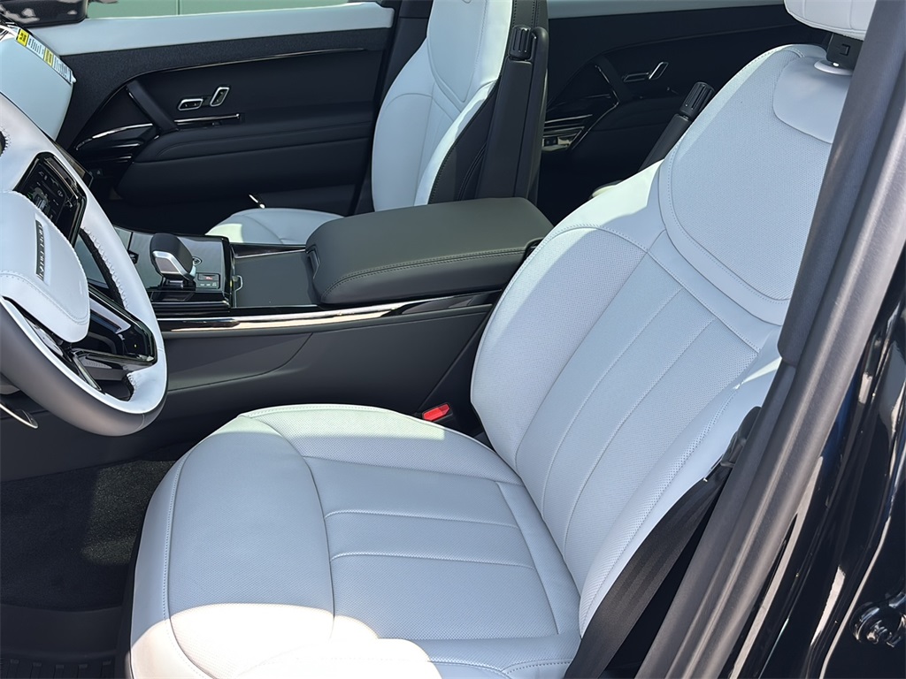 2025 Land Rover Range Rover Sport SE photo 24