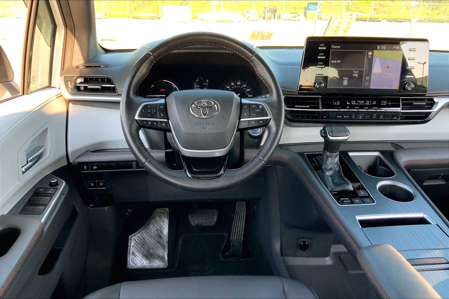 2021 Toyota Sienna XSE photo 5