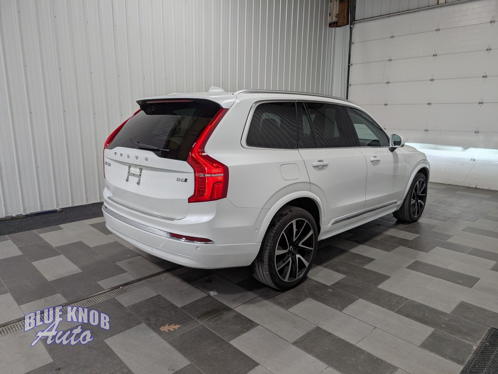 2023 Volvo XC90 Plus photo 3
