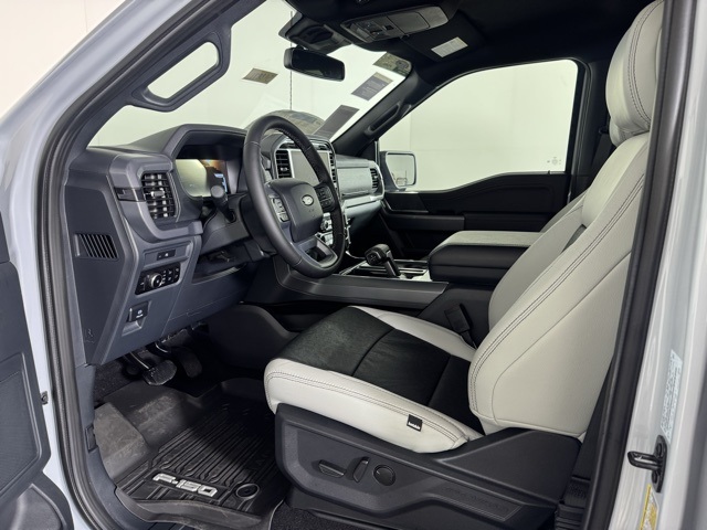 2025 Ford F-150 XLT photo 10