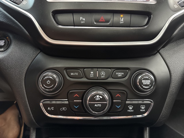 2021 Jeep Cherokee Latitude Lux photo 20