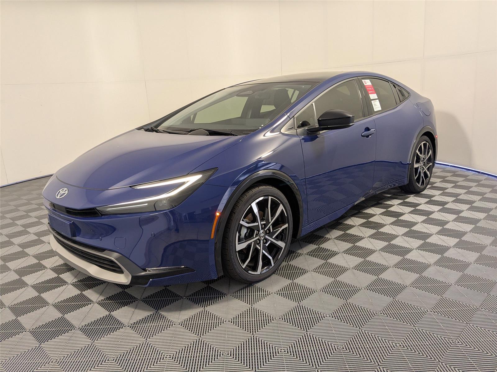 2025 Toyota Prius XSE's photo