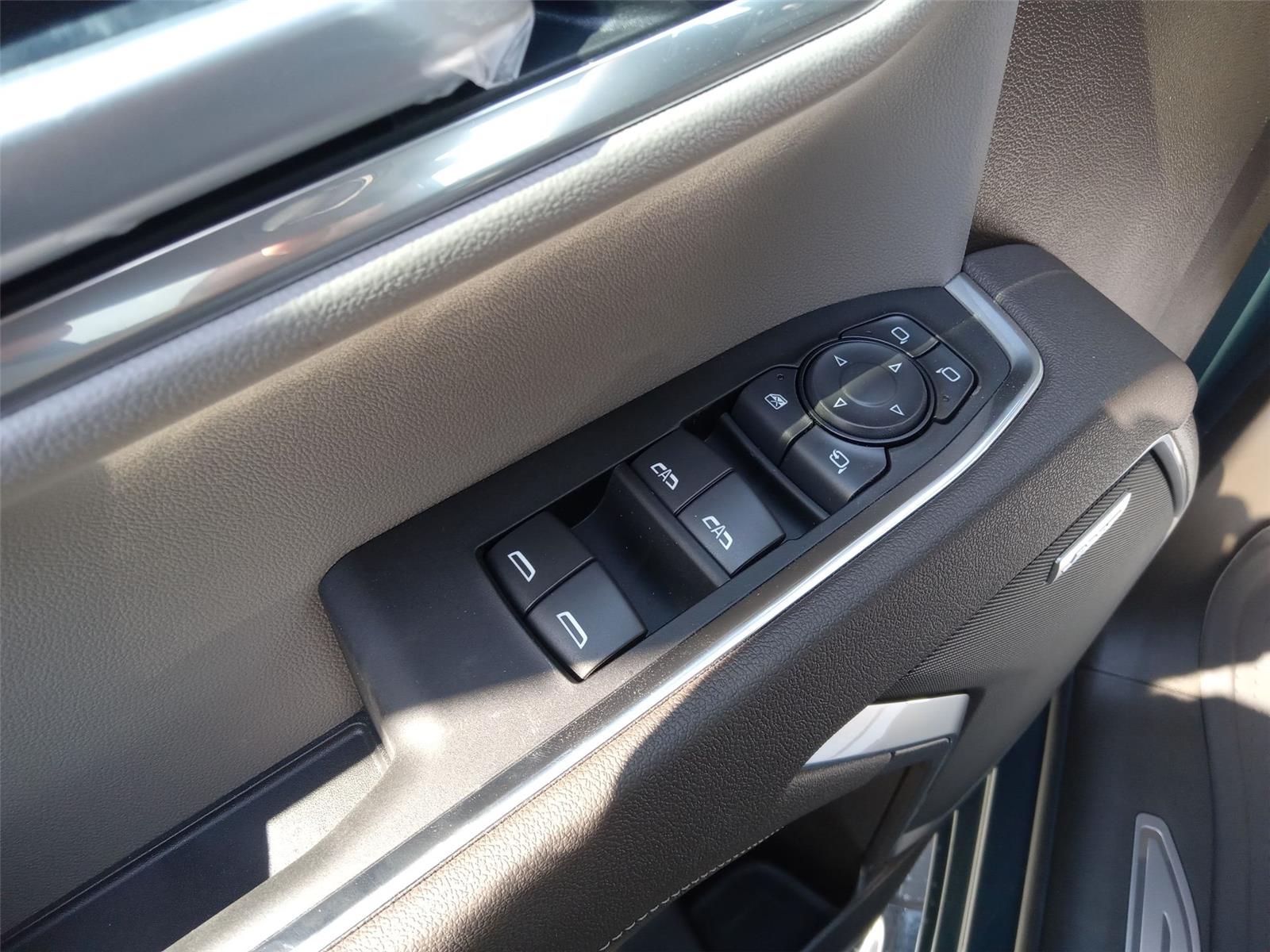 2026 Chevrolet Silverado 1500 LTZ photo 10