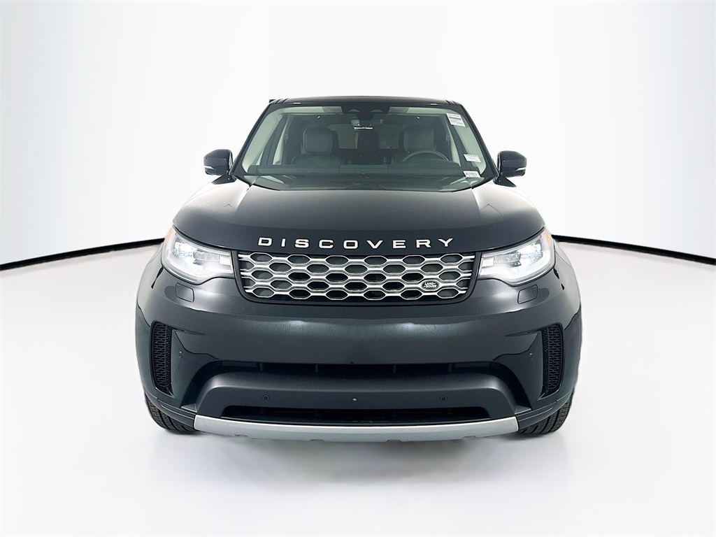 2024 Land Rover Discovery S photo 2