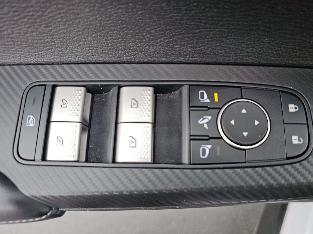 2024 Mitsubishi Outlander SE photo 23