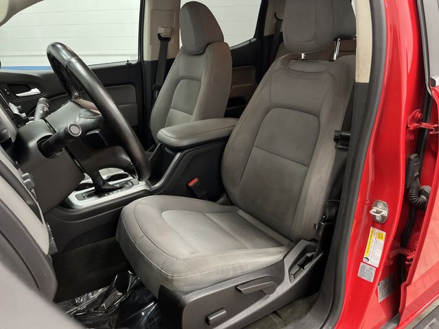 2017 Chevrolet Colorado LT photo 4