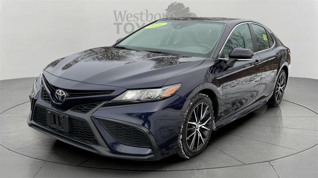 2022 Toyota Camry SE photo 3