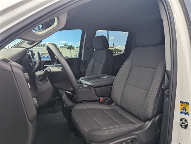 2024 Chevrolet Silverado 1500 Custom photo 4