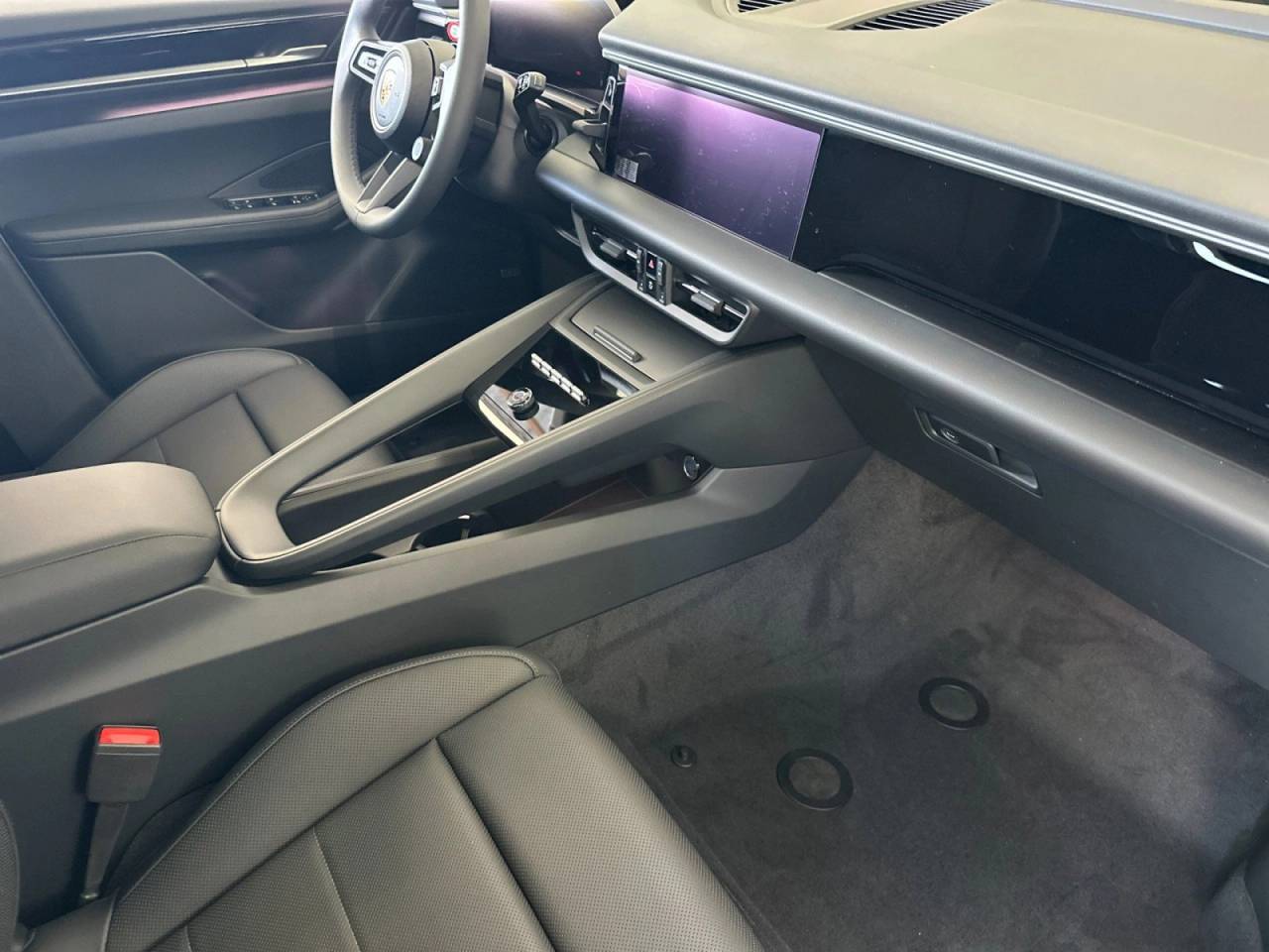 2025 Porsche Macan Electric photo 15