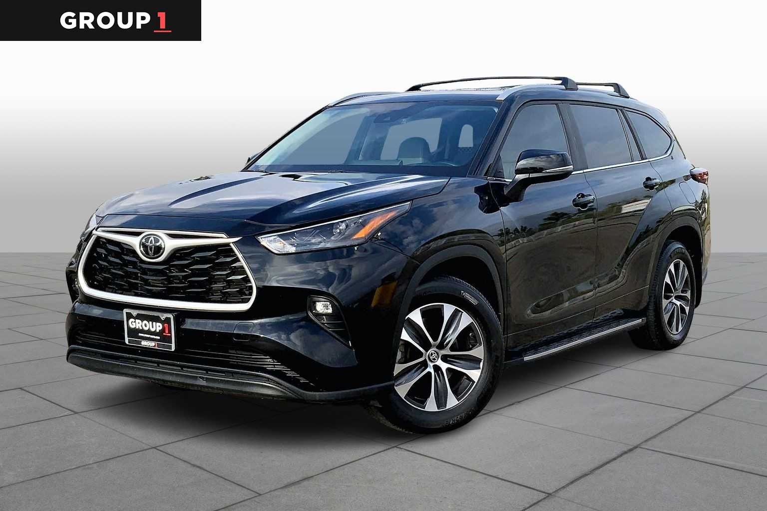 2024 Toyota Highlander XLE's photo