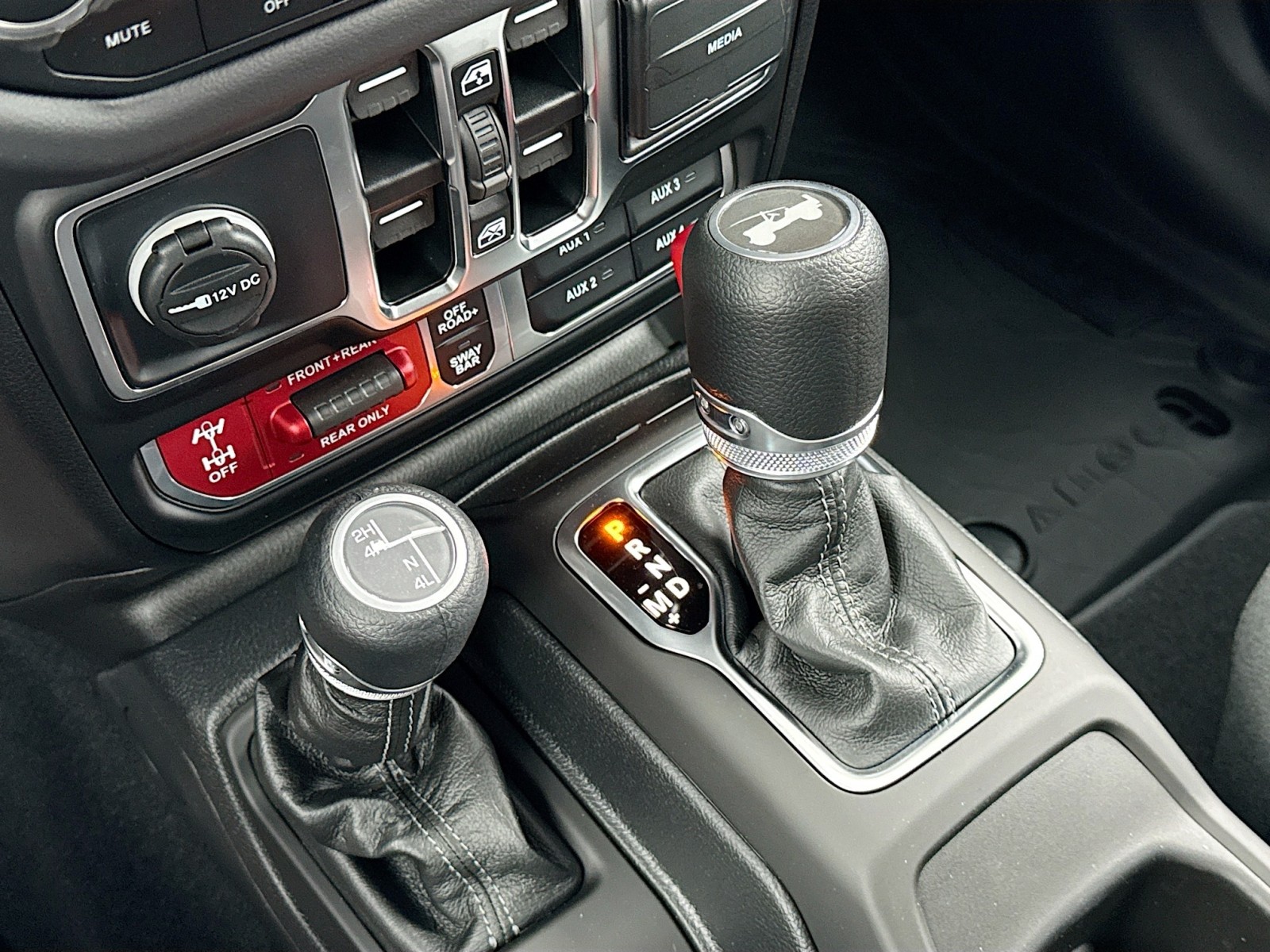 2025 Jeep Wrangler Rubicon photo 15