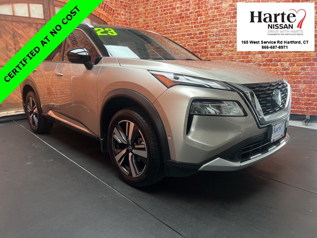 2023 Nissan Rogue Platinum's photo