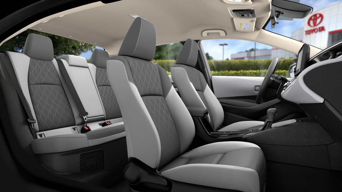 2025 Toyota Corolla Hybrid LE photo 3