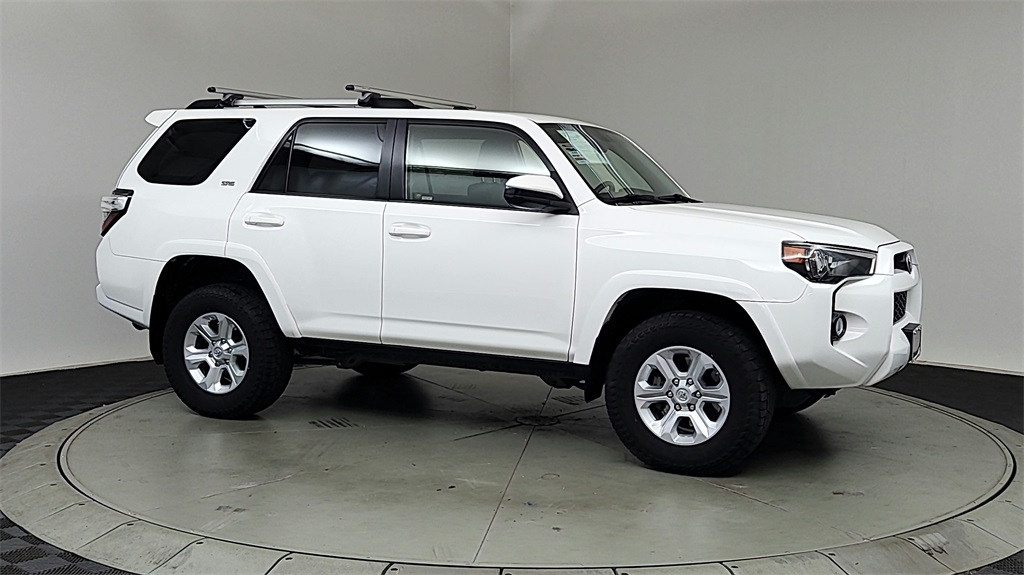 2019 Toyota 4Runner SR5 photo 8