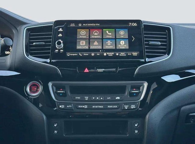 2025 Honda Ridgeline Black Edition photo 23