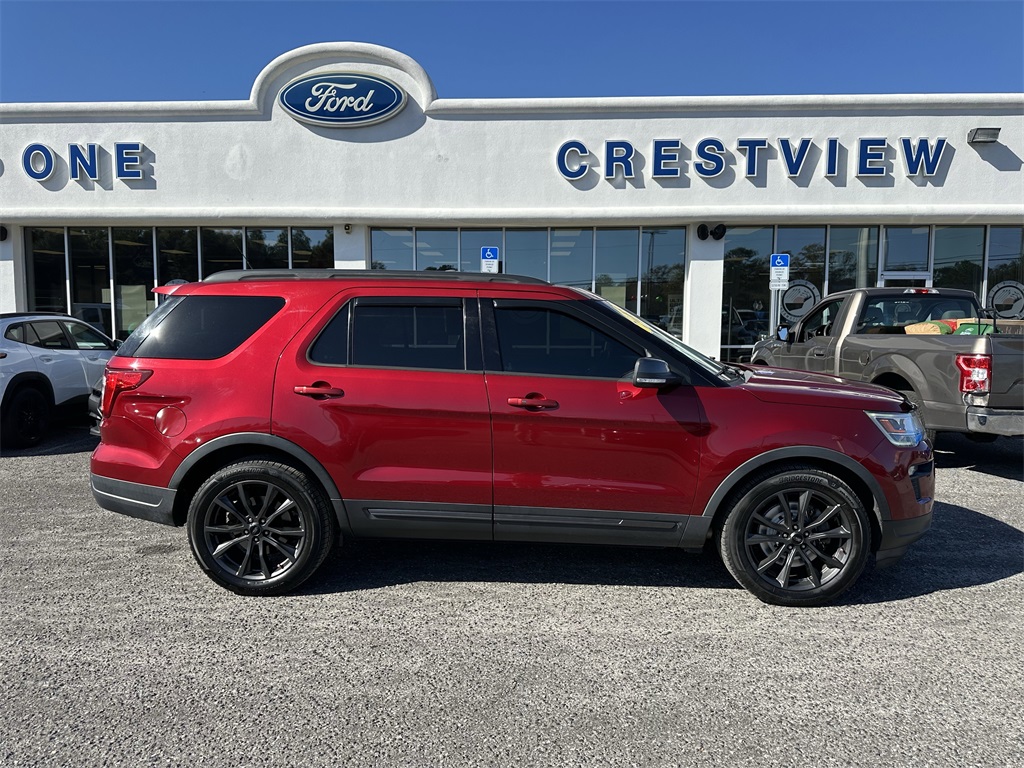 2018 Ford Explorer XLT photo 3
