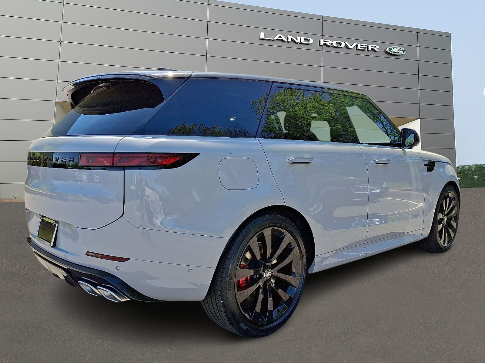 2025 Land Rover Range Rover Sport SE photo 2