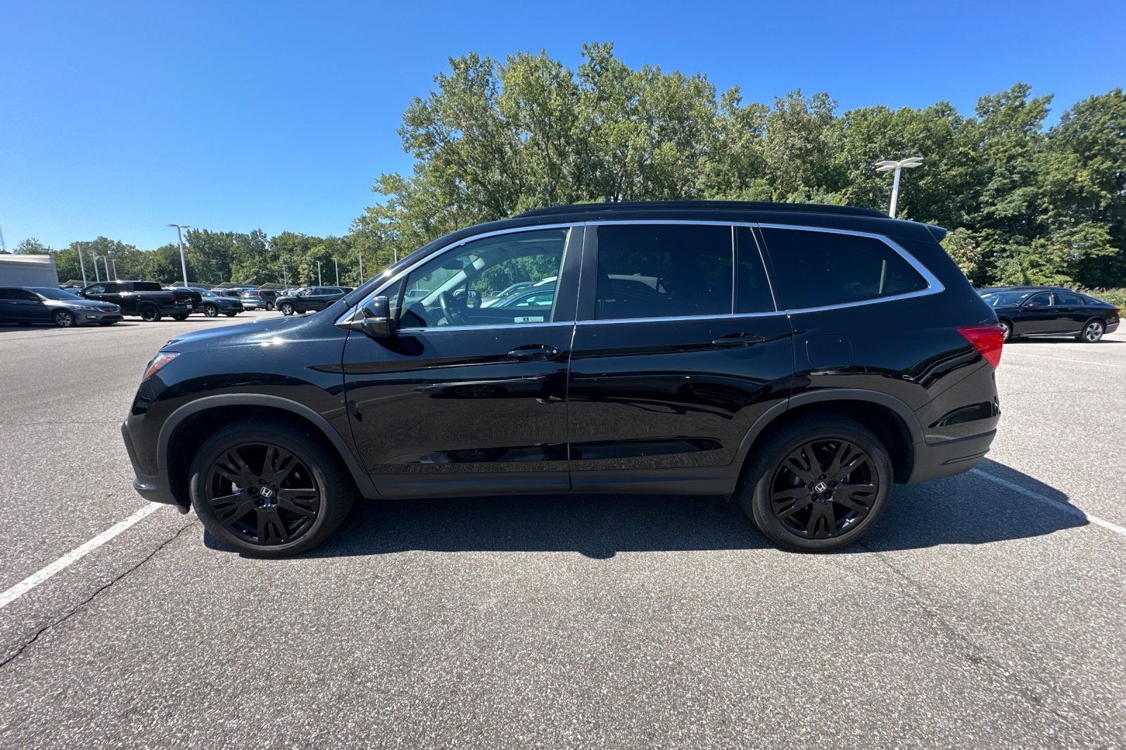2022 Honda Pilot Special Edition photo 2