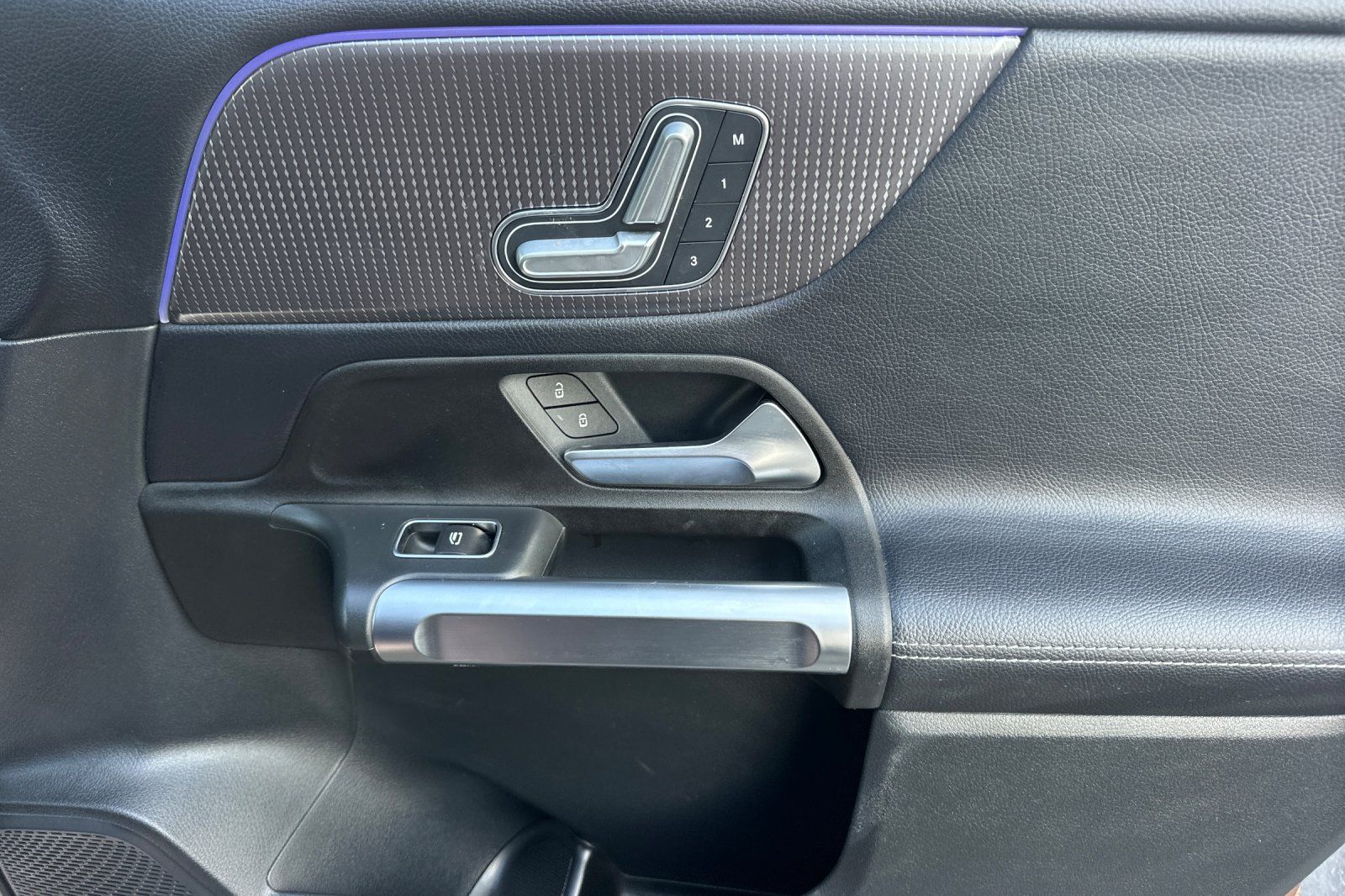 2021 Mercedes Benz GLB 250 photo 29