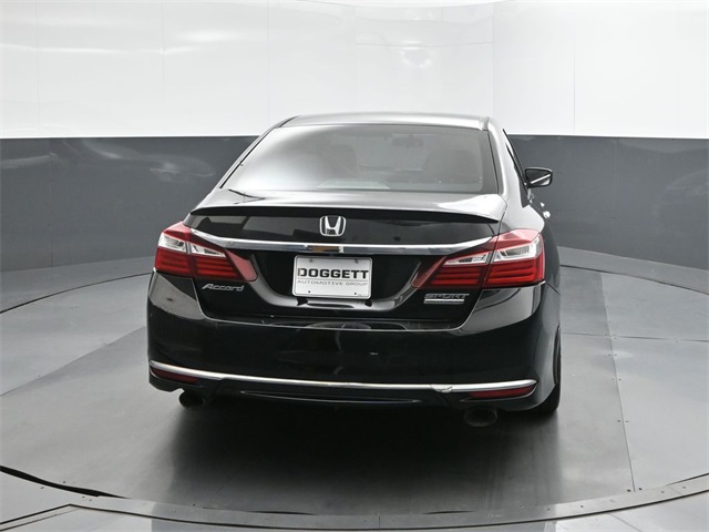 2017 Honda Accord Sport photo 4
