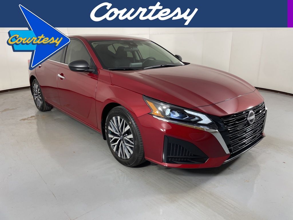 2025 Nissan Altima SV's photo