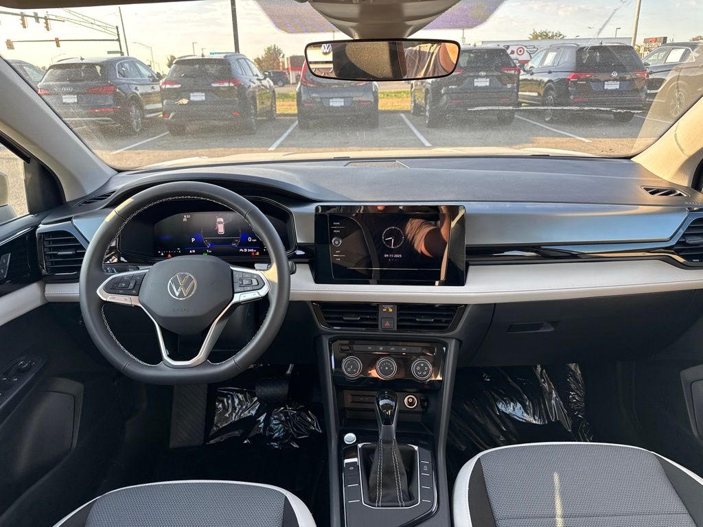2025 Volkswagen Taos S photo 10