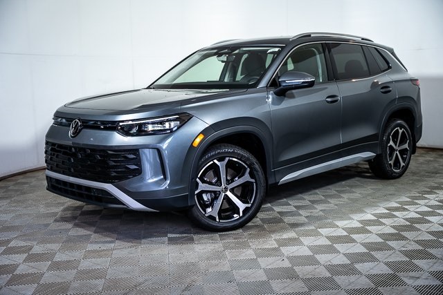 2025 Volkswagen Tiguan SE photo 4