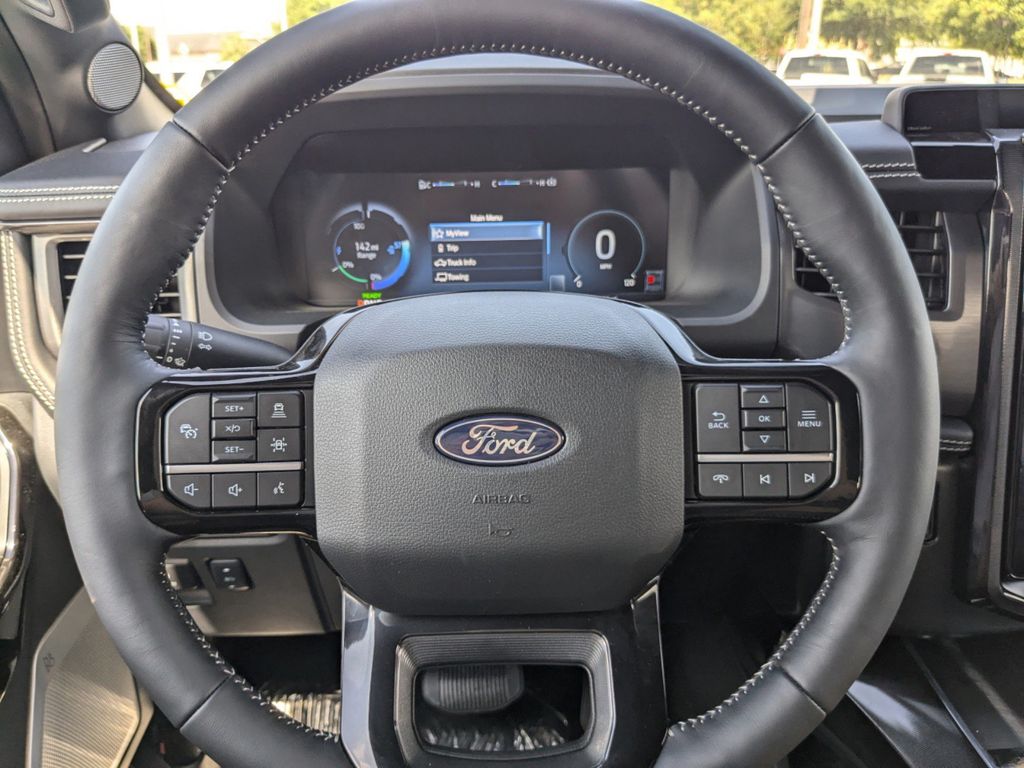 2025 Ford F-150 Lightning Platinum photo 29