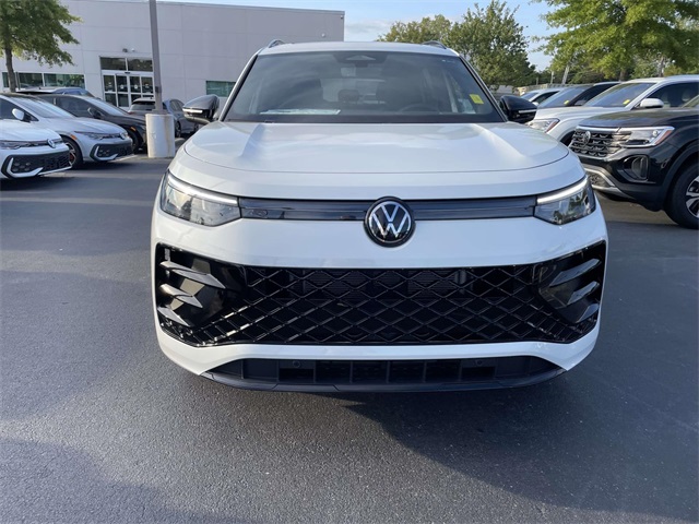 2025 Volkswagen Tiguan SE R-Line Black photo 2