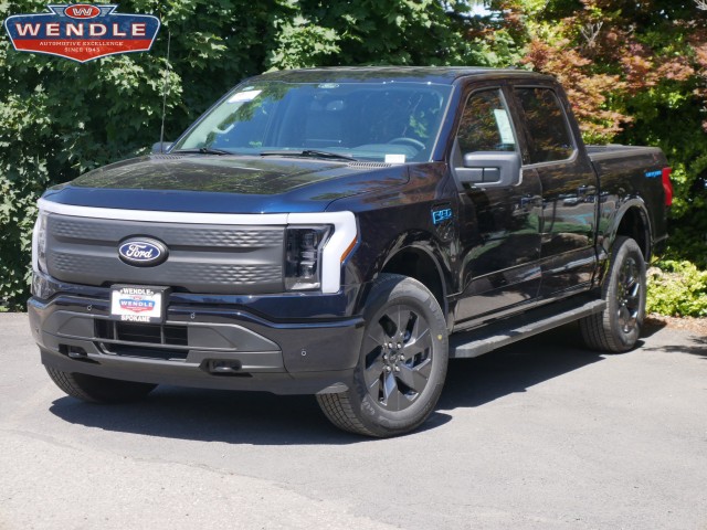 2025 Ford F-150 Lightning Flash's photo