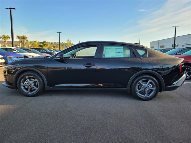 2025 Kia K4 LXS photo 4